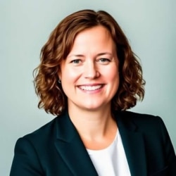 Sarah Medrano is the VP of Product Enablement at Compeer Financial